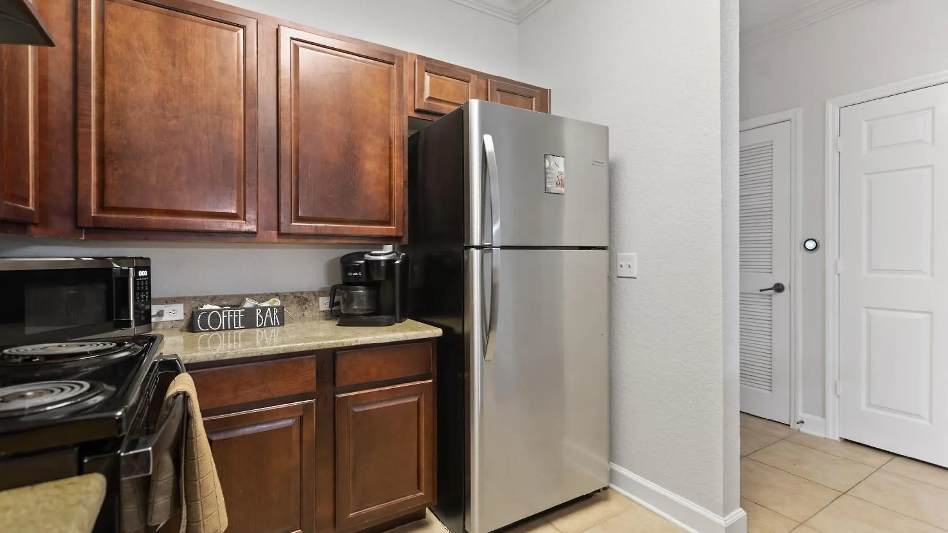 Near Disney W/ Pool-3Br/2Ba-Spacious & Cozy Condo Davenport