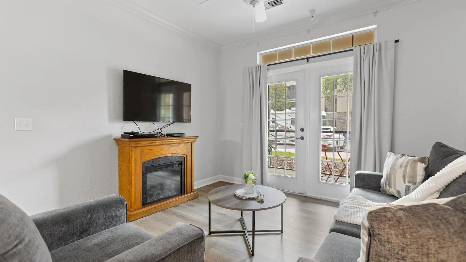 Near Disney W/ Pool-3Br/2Ba-Spacious & Cozy Condo Davenport Apartment